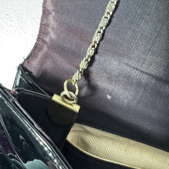Vintage Black Patent Finish Vinyl Envelope Clutch Handbag Chain Strap - Picture 10 of 16